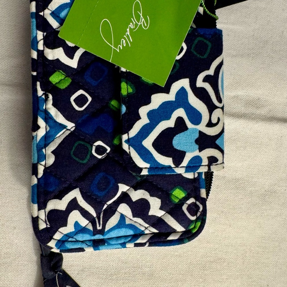BRAND NEW WITH TAGS Vera Bradley Blue and Green Patterned Wristlet